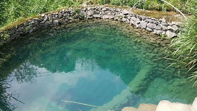 劉峰回鄉(xiāng)創(chuàng)業(yè)“靠山吃山”，用釀白酒設(shè)備做土酒年入20萬