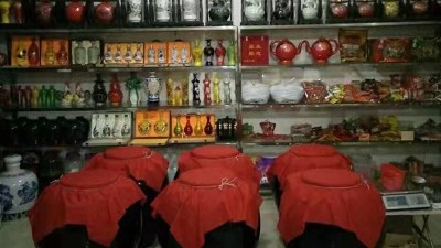 沒手藝！沒本錢！一套小型燒酒設(shè)備就在農(nóng)村開純糧酒坊賺錢
