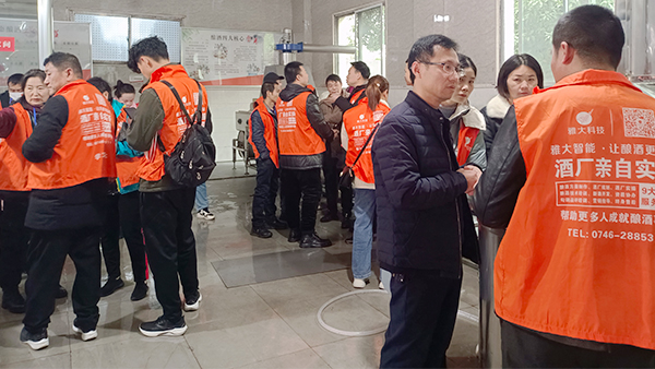 為什么那么多人選擇年后來雅大釀酒設(shè)備廠家考察？