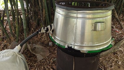 用木甑烤酒設(shè)備蒸白酒，冬季更容易糊鍋，為什么？