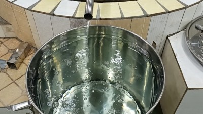用烤酒設(shè)備釀酒的老師傅，為什么每次出酒率都那么高？