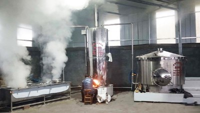 大酒廠在選擇大型釀酒設(shè)備時要注意什么？怎樣避坑？