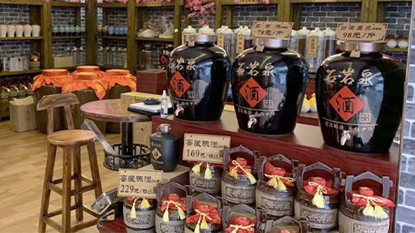用小型酒廠釀酒設(shè)備一年釀2萬斤高粱酒，能賺多少錢？