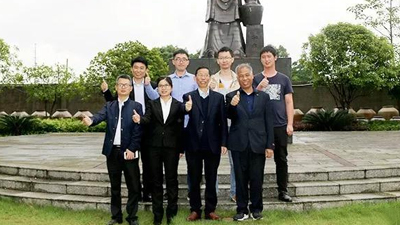 中國(guó)勁酒技術(shù)團(tuán)隊(duì)造訪湖南雅大，探討酒用雜交糯高粱釀造技藝！
