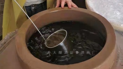 什么是固態(tài)法白酒？很多用蒸餾釀酒設(shè)備做酒的老師傅都不知情