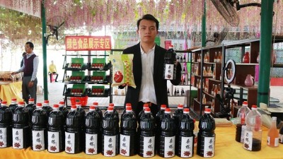 桑葚熟了，用果酒釀酒設備將它釀成酒營養(yǎng)又健康