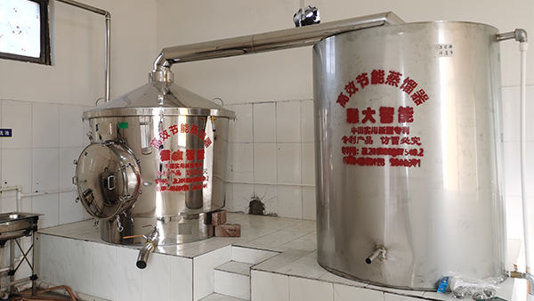 用小型酒廠釀酒設(shè)備開酒坊，每斤酒的成本大概是多少？