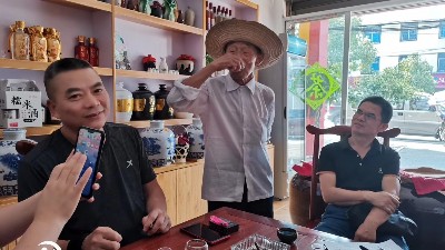 當(dāng)?shù)睾裙磧毒贫?，小型釀酒設(shè)備酒坊如何做好白酒銷售？