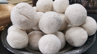 用不銹鋼釀酒設(shè)備做酒，糧食轉(zhuǎn)化成酒經(jīng)歷了幾個(gè)階段？